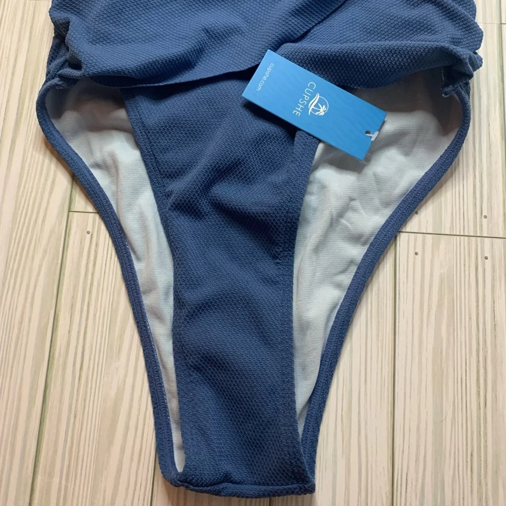 NWT Cupshe one piece v-neck with cut-outs-Navy Women’s Small - Picture 3 of 7
